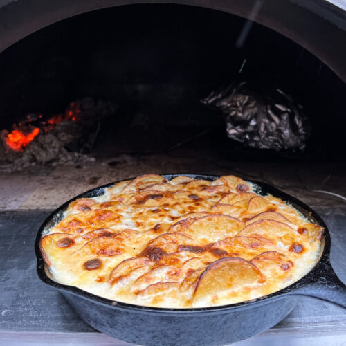 Cheesy au gratin potatoes